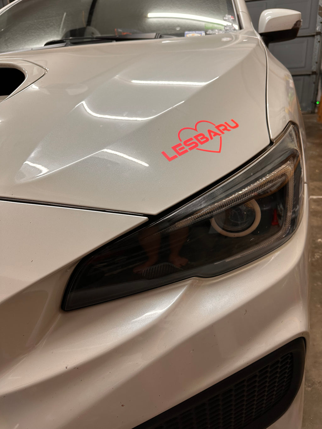 Lesbaru Decal